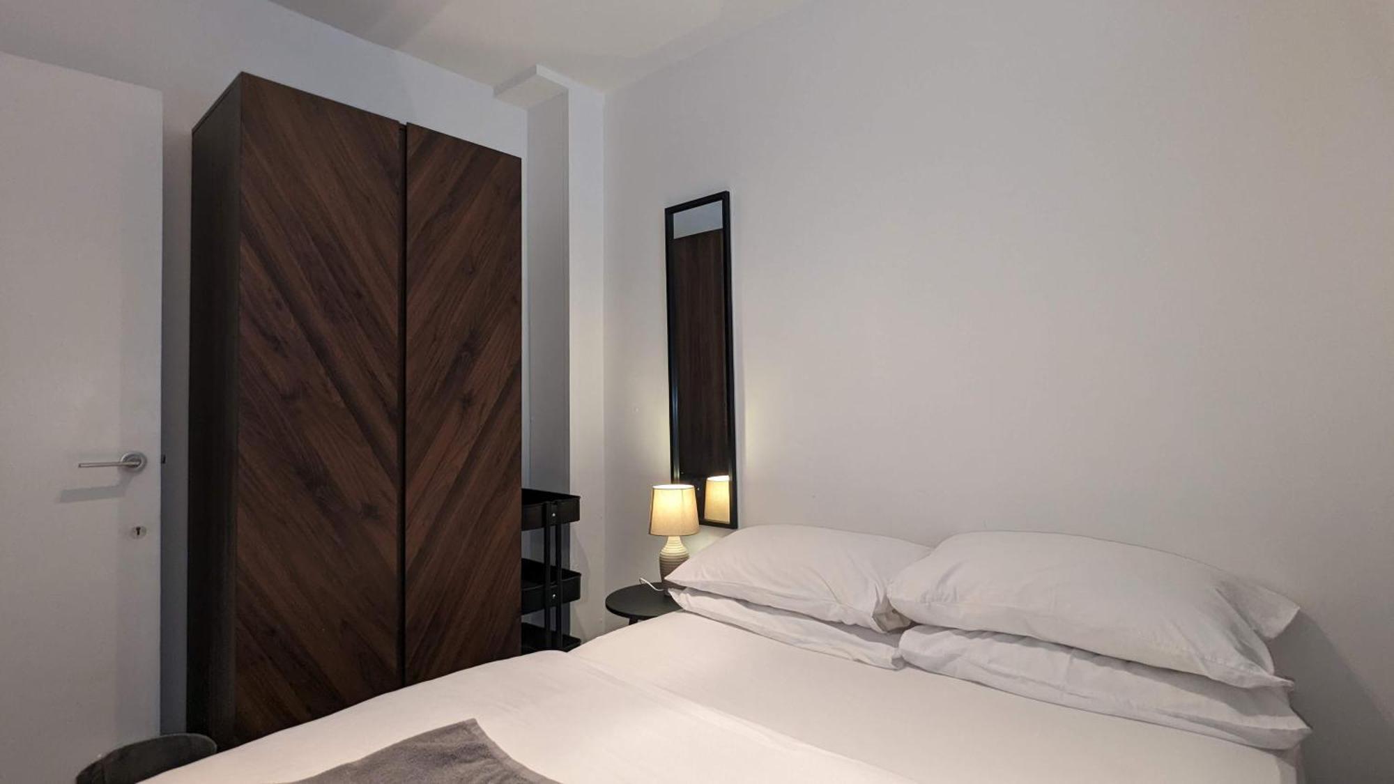 Old Compton Apartamento: Charming Retreat For Mature Guests Apartamento