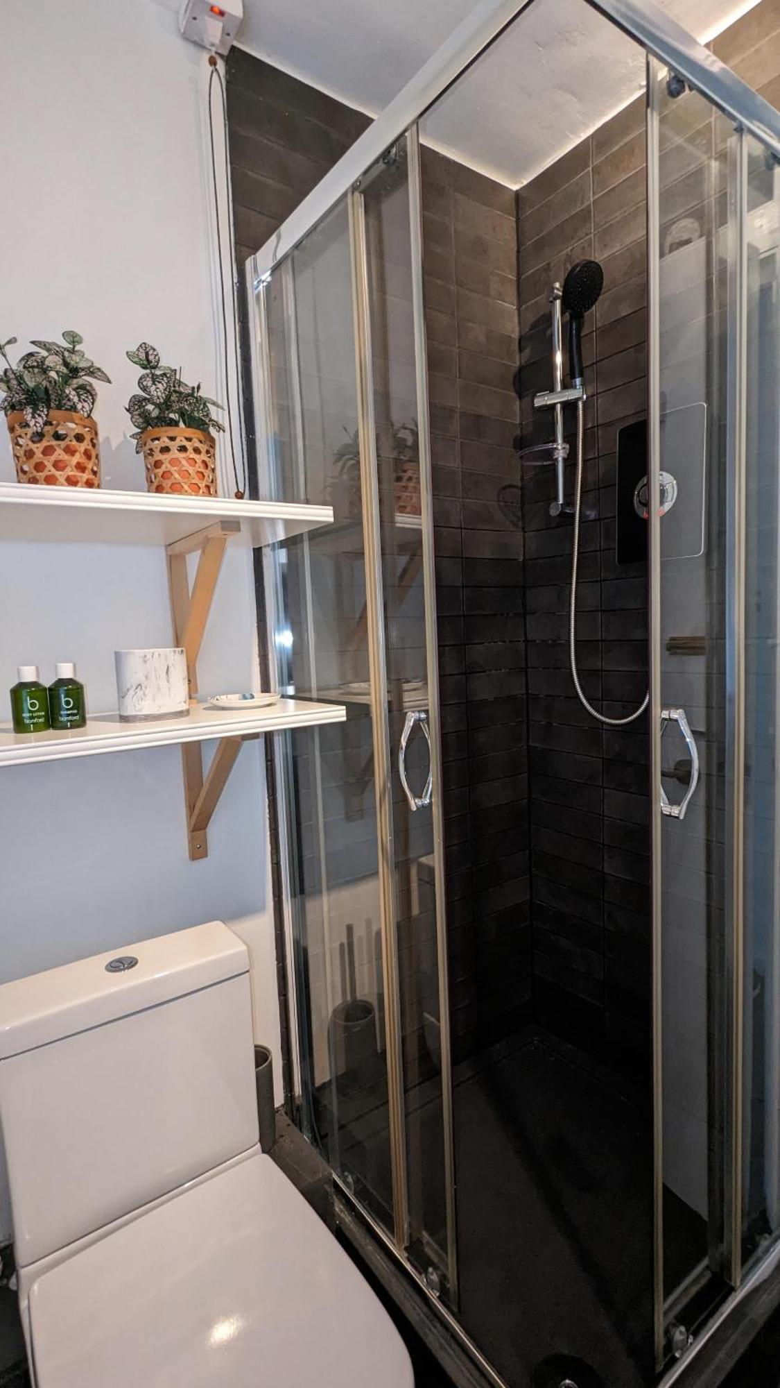 Old Compton Apartamento: Charming Retreat For Mature Guests Apartamento