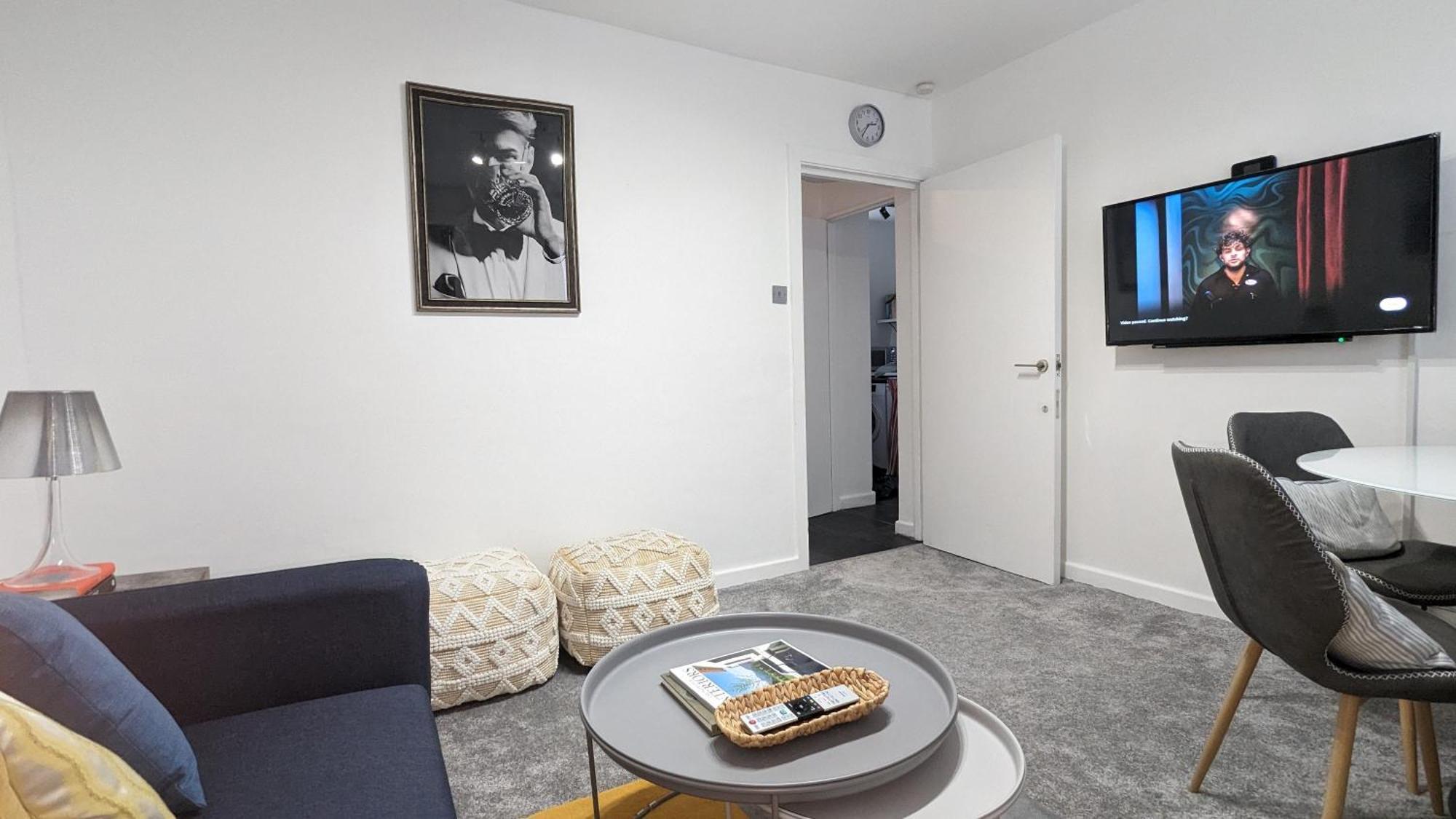 Apartamento Charming & Quaint Old Compton - Quiet Guests Only Allowed, No Parties Allowed, Over 25 Years Old Or Families Londres